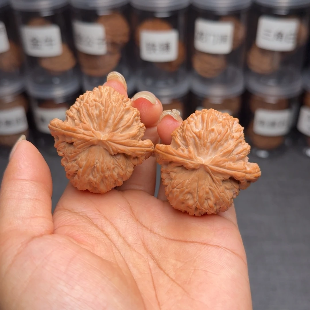 文玩核桃把件老树球白