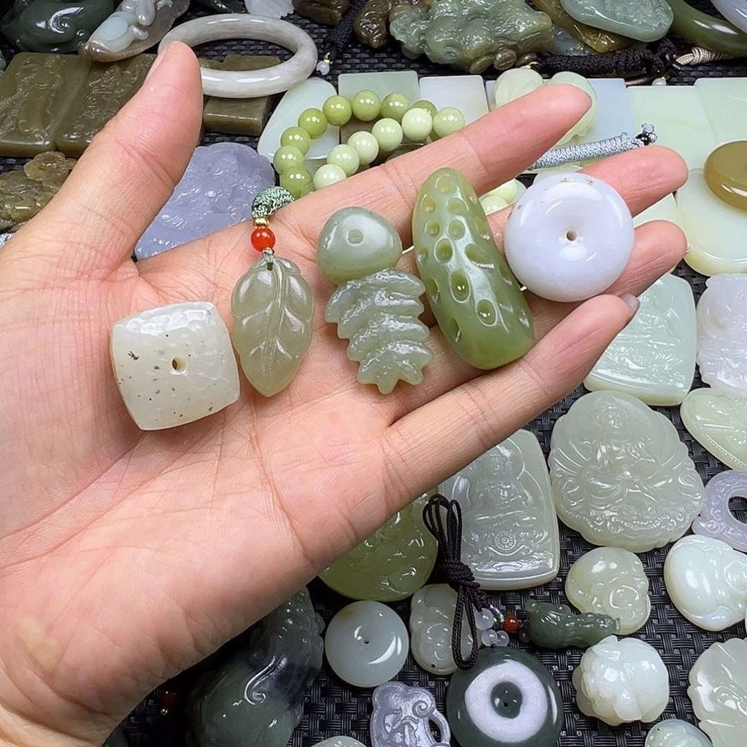 和田玉未镶嵌颈饰买断，不退不换