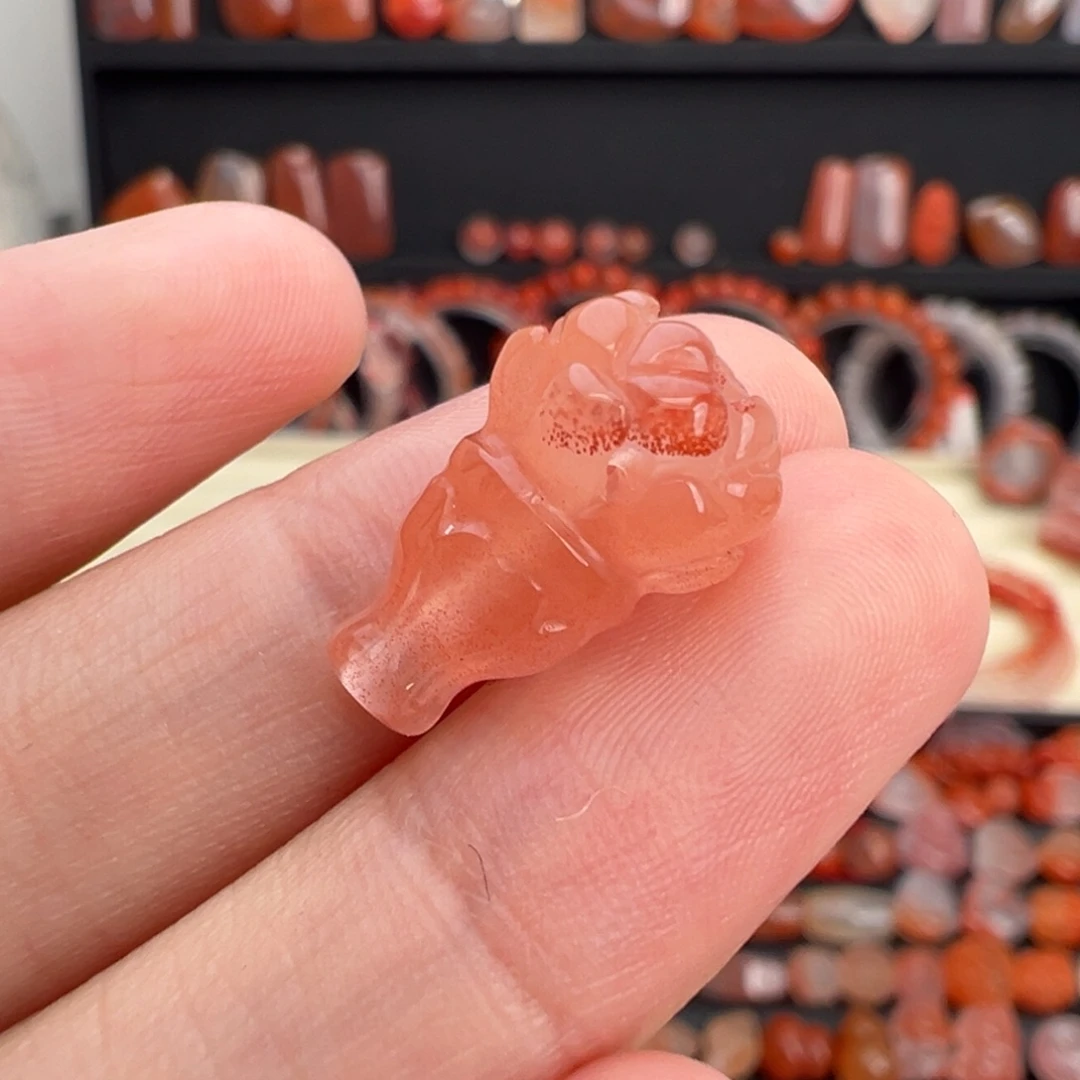 南红玛瑙未镶嵌颈饰莲花三通