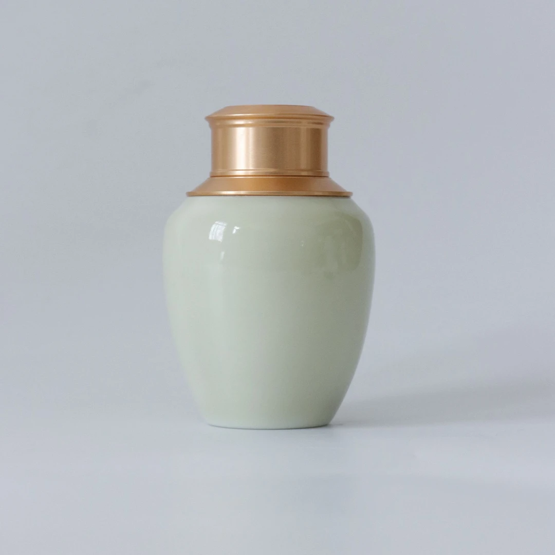 迷你龙泉青瓷带底款茶叶罐密封罐储物罐a16