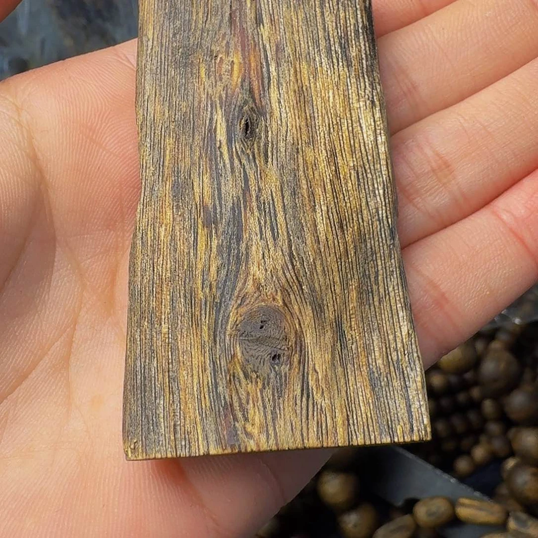 沉香手串蒂****具素牌17.5克牌子