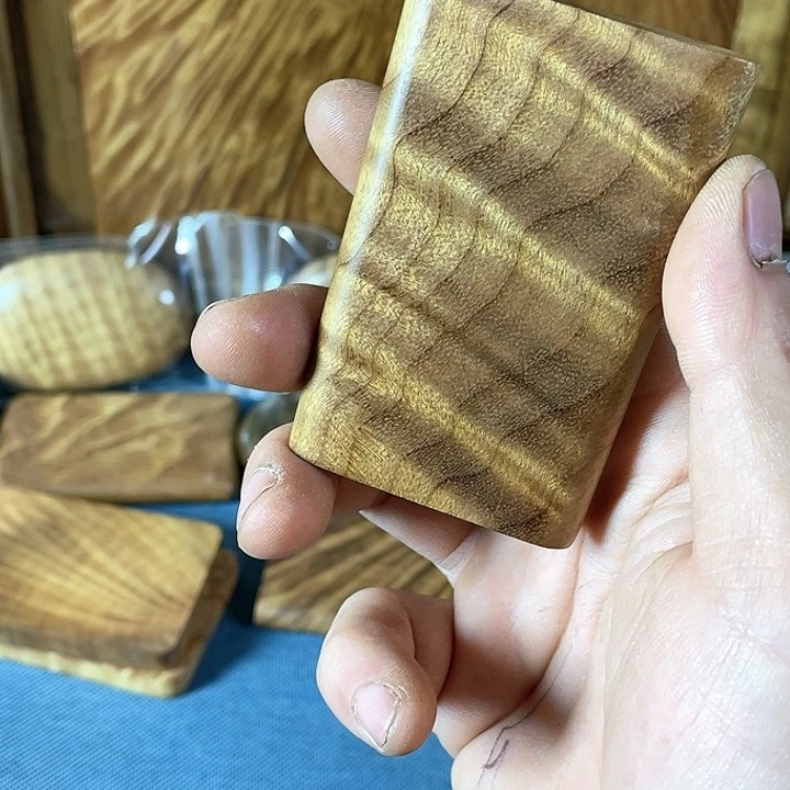 【闪购商品】製**男金丝楠木无事牌手把件