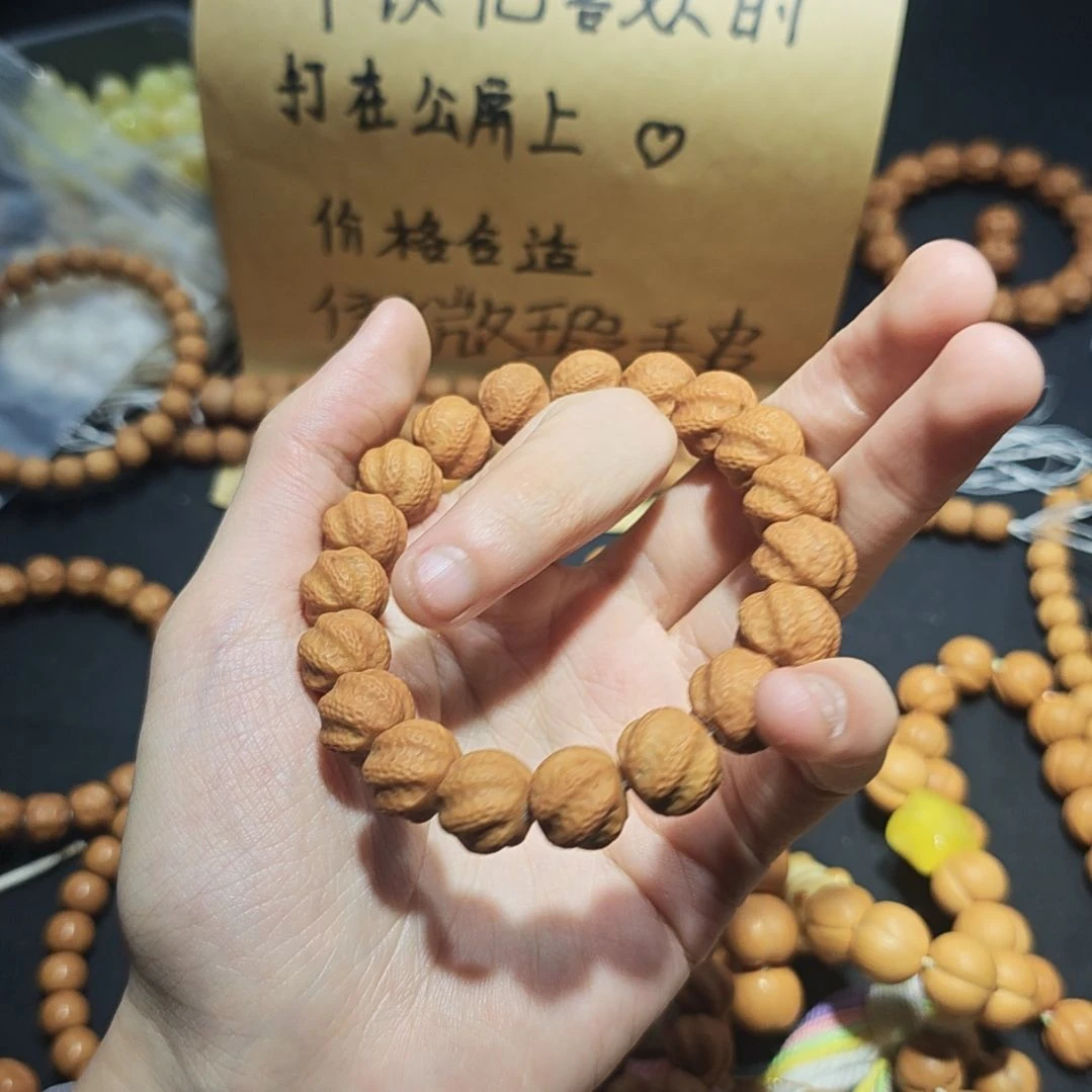嫲***a猴头核桃吊坠微瑕灵蛇13尺寸