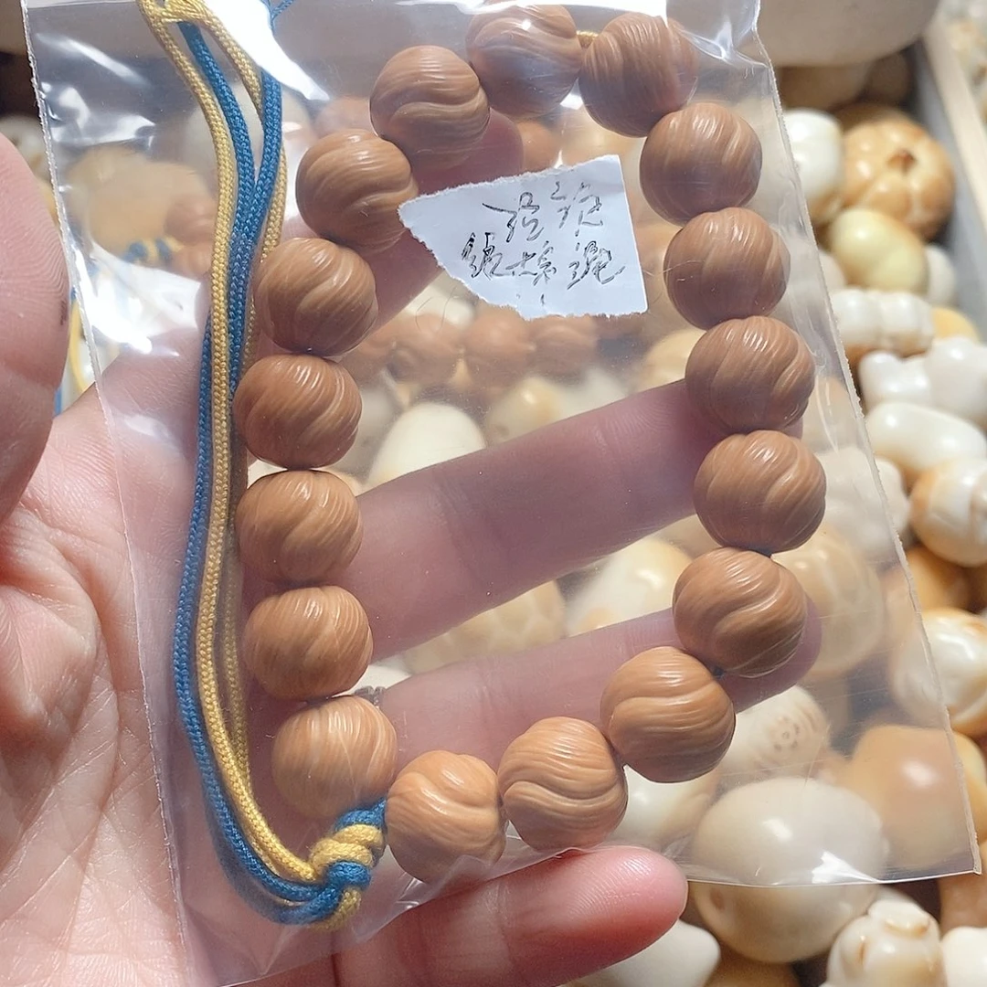 洛***璇猴头核桃吊坠全品猴头，绳子，醒狮