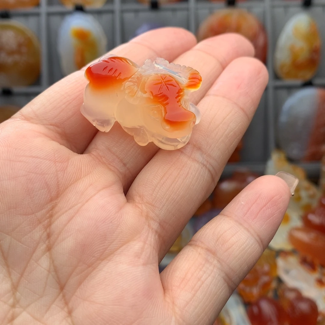 陈***沉玛瑙/玉髓未镶嵌颈饰