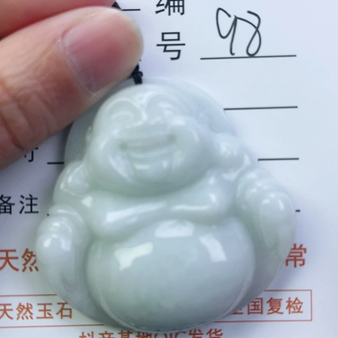 翡翠颈饰未镶嵌佛公