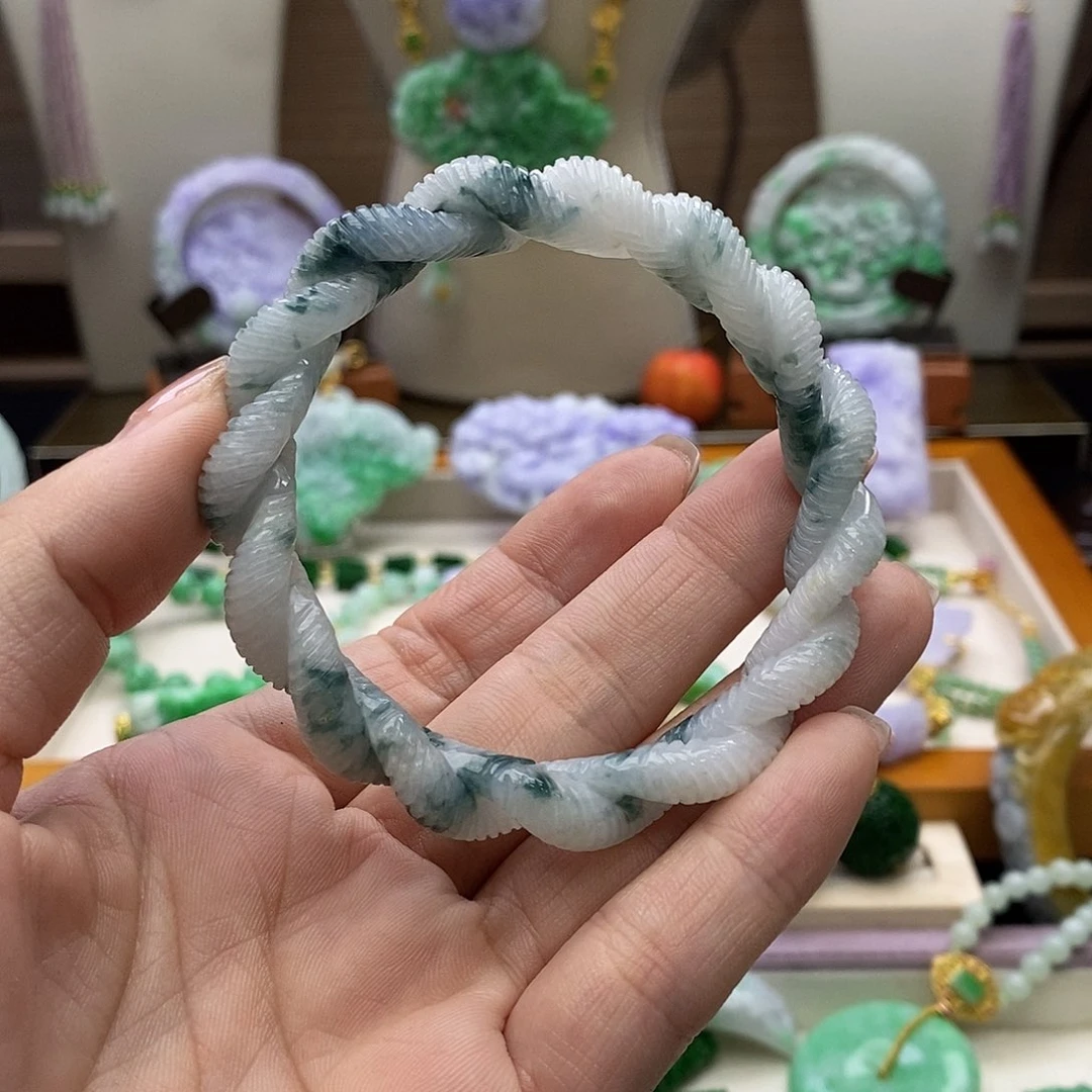 颈饰未镶嵌翡翠天然