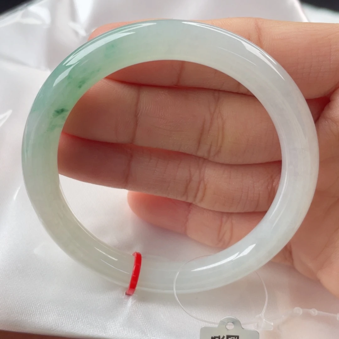 翡翠手镯（圆镯）未镶嵌54-55圈