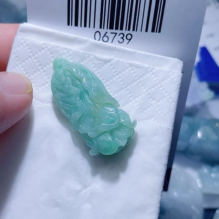 翡翠未镶嵌颈饰天光墟翡翠市场现金代购