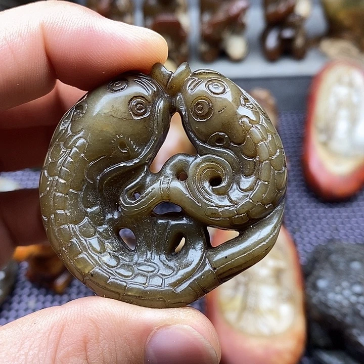 未镶嵌蛇纹石玉颈饰