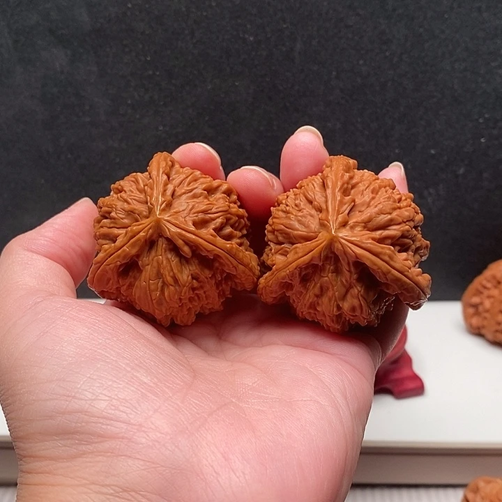 追***者吊坠文玩核桃白奔