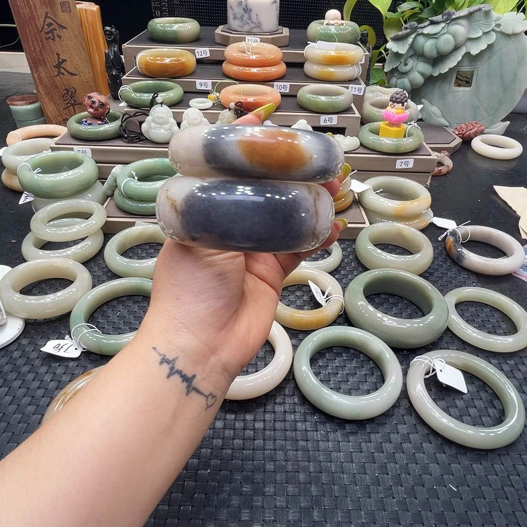 石英质玉手镯未镶嵌周*乐