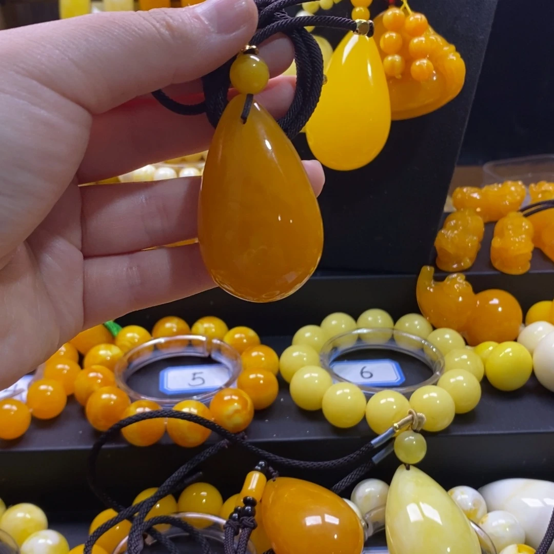 悠***然非金属老料飘花小水滴全品