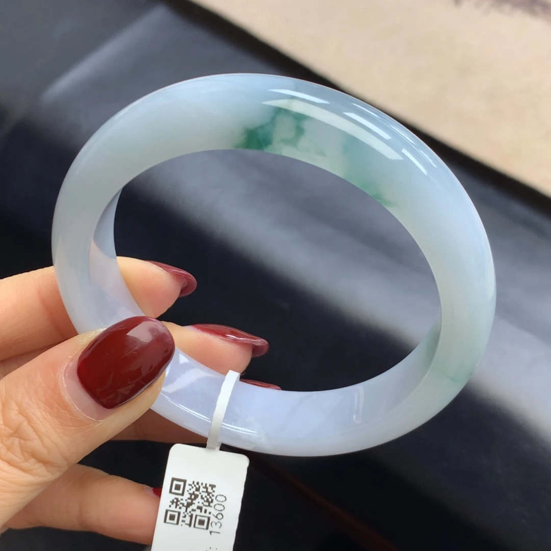 翡翠未镶嵌手镯飘花