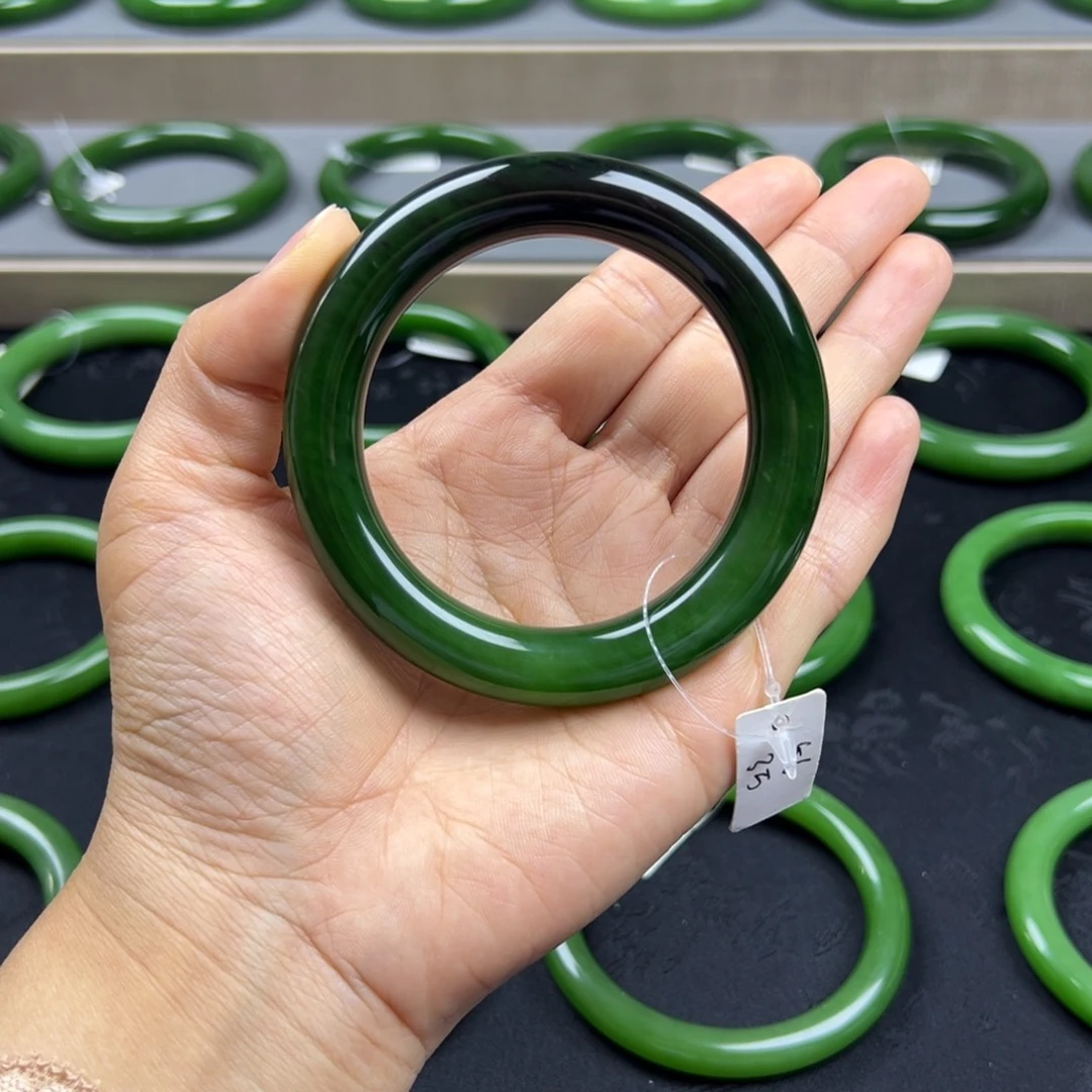 和田玉（碧玉）未镶嵌手镯胖圆红皮碧玉