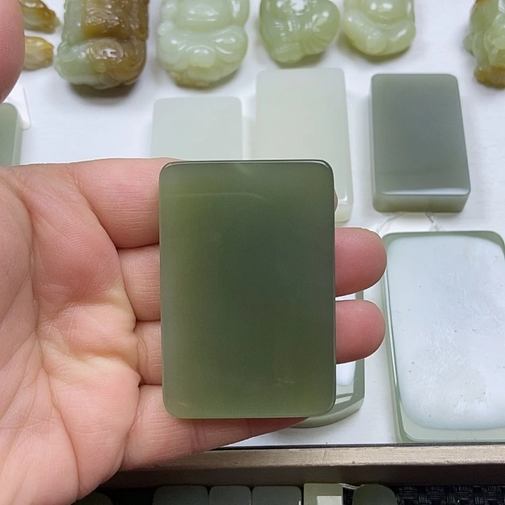 舞***）和田玉（糖玉）未镶嵌颈饰