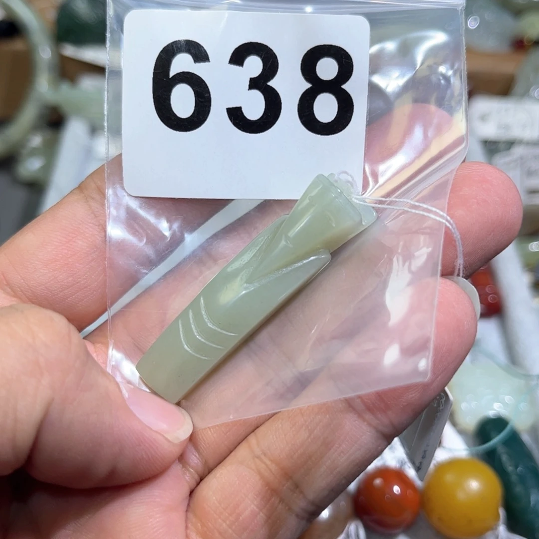 和田玉未镶嵌颈饰鱼****得