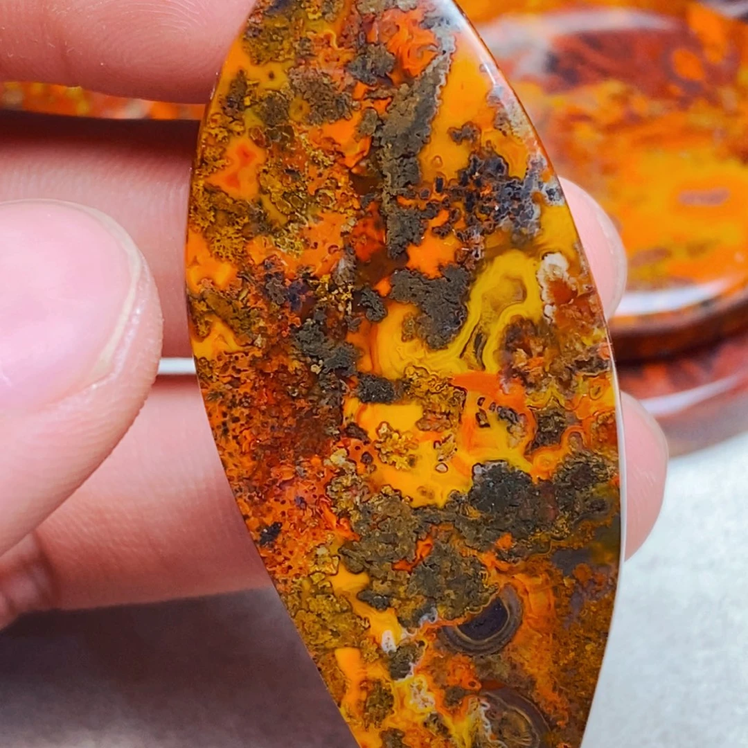 奇***梦玛瑙/玉髓未镶嵌颈饰