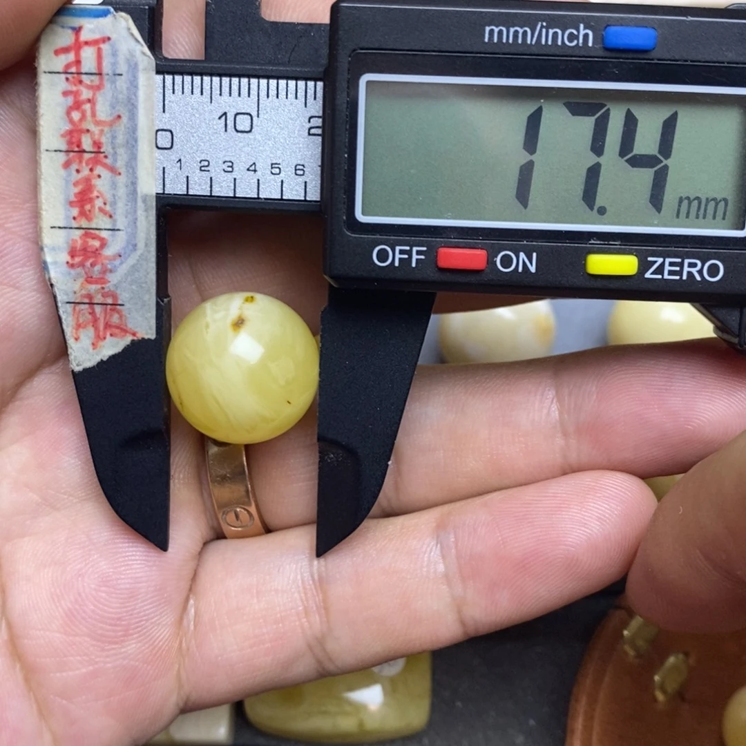 裸石蜜蜡未镶嵌17.4瑕疵圆珠默认直发
