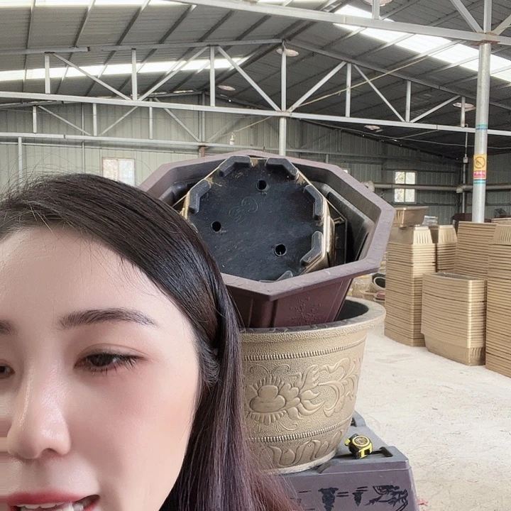 圆1米口径花盆一个