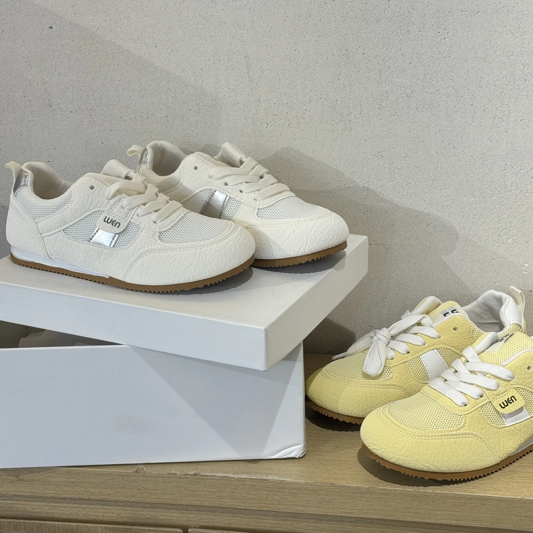 【觅而】四季款纯色百搭软底透气德训鞋K−20