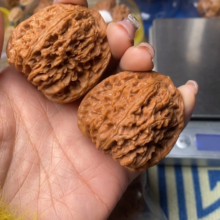 桃核吊坠南疆石43全品72克