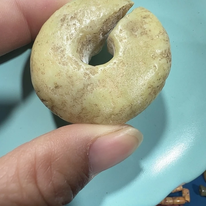 透闪石质玉未镶嵌挂件