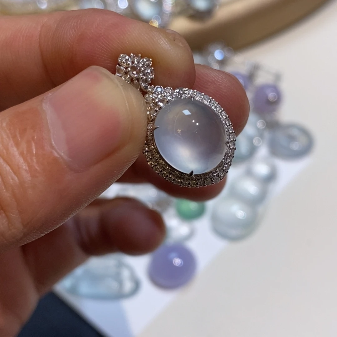 翡翠18K金镶嵌吊坠(不含链)蛋面