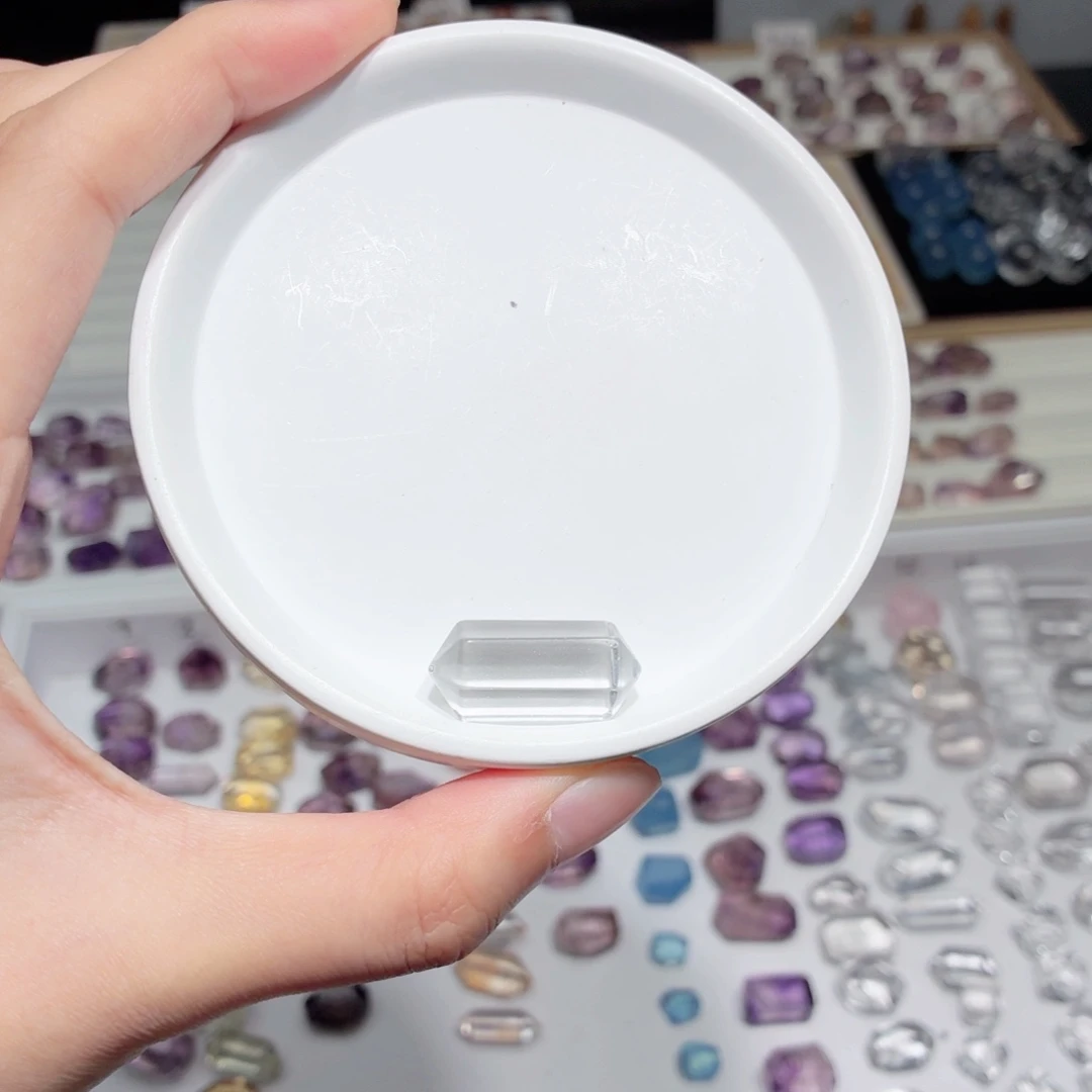 珠宝半成品未镶嵌水晶白水打孔定制不退换