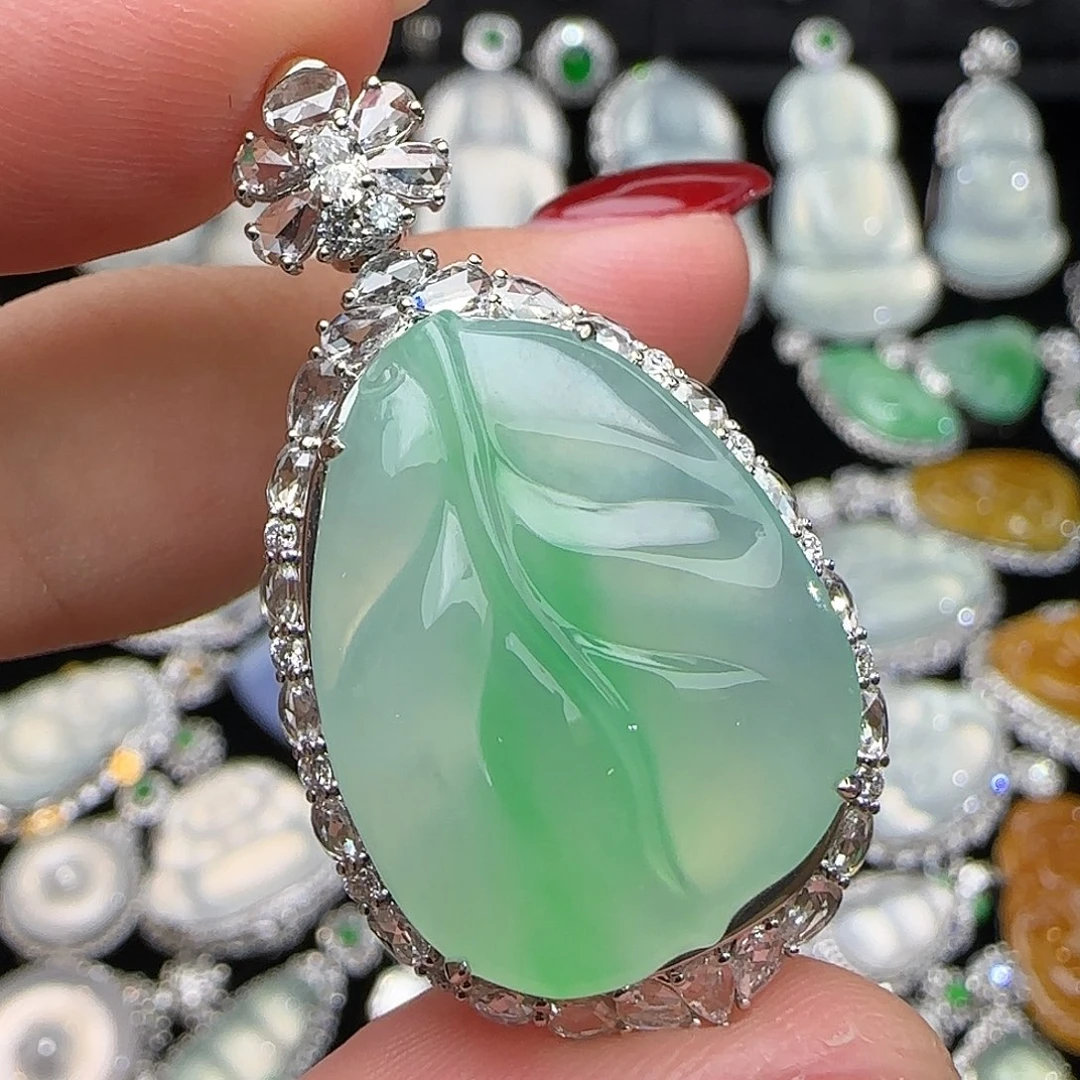 翡翠18K金镶嵌颈饰天然翡翠