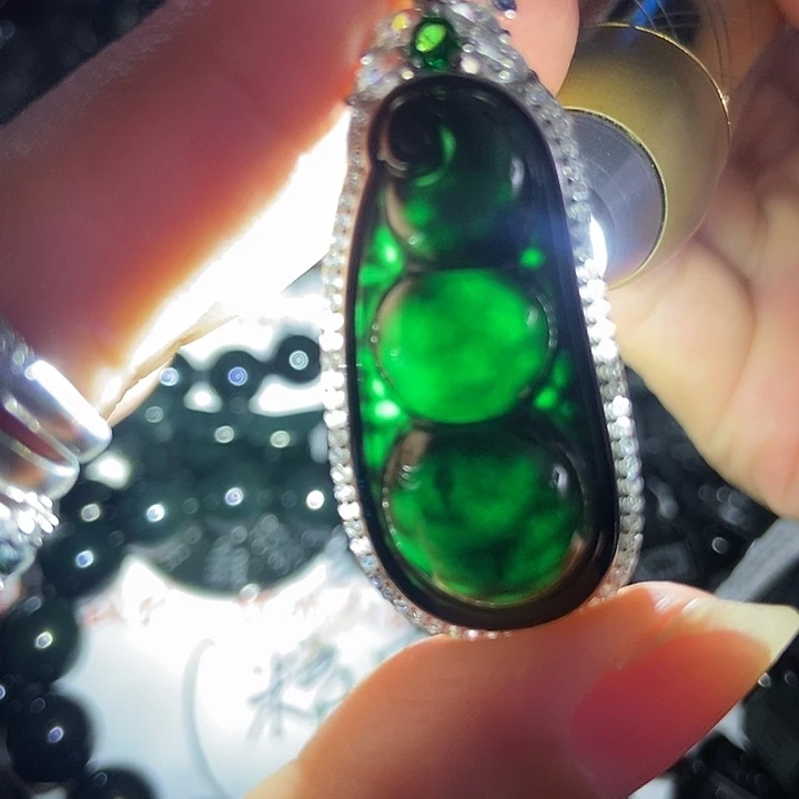 翡翠银S925镶嵌颈饰豆子