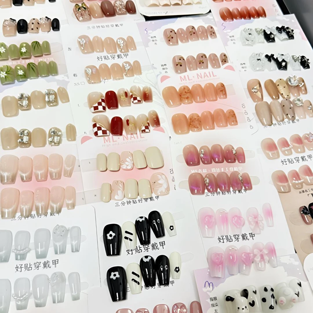 叮〇〇手工穿戴甲～秋冬夏日款都有！！