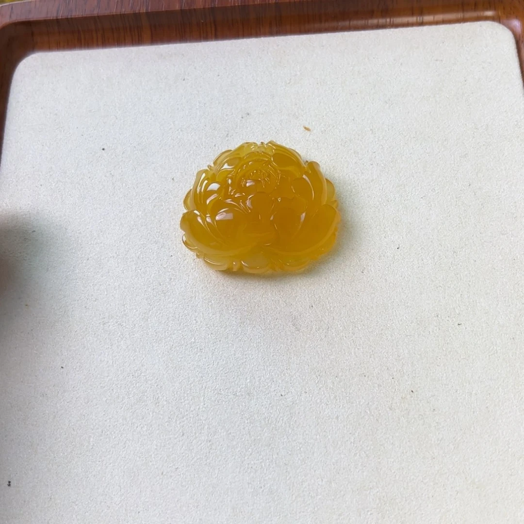 未镶嵌颈饰琥珀蜜蜡牡丹花