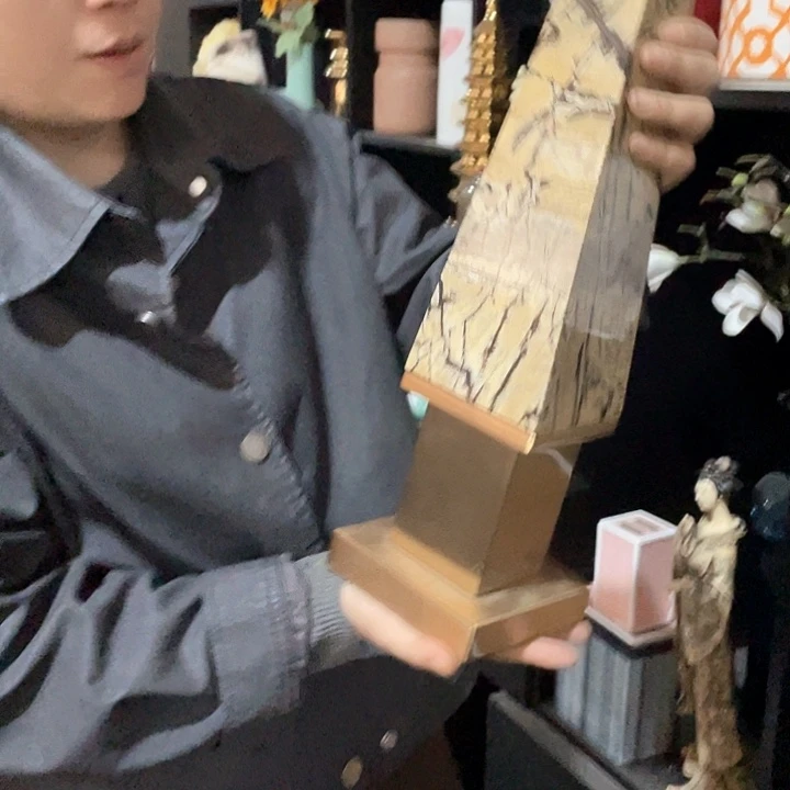 陶瓷花瓶，仿真绿植。