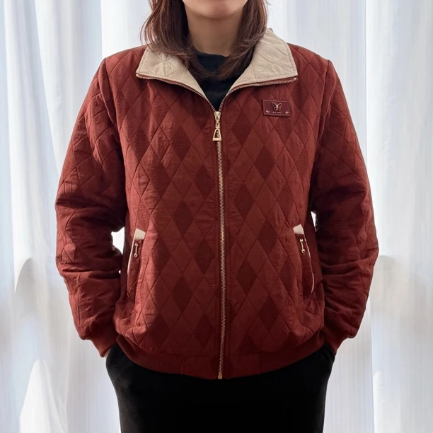 【金雅妈妈装】秋冬中老年连帽棋盘格棉服长袖衬肤色气质妈妈外套