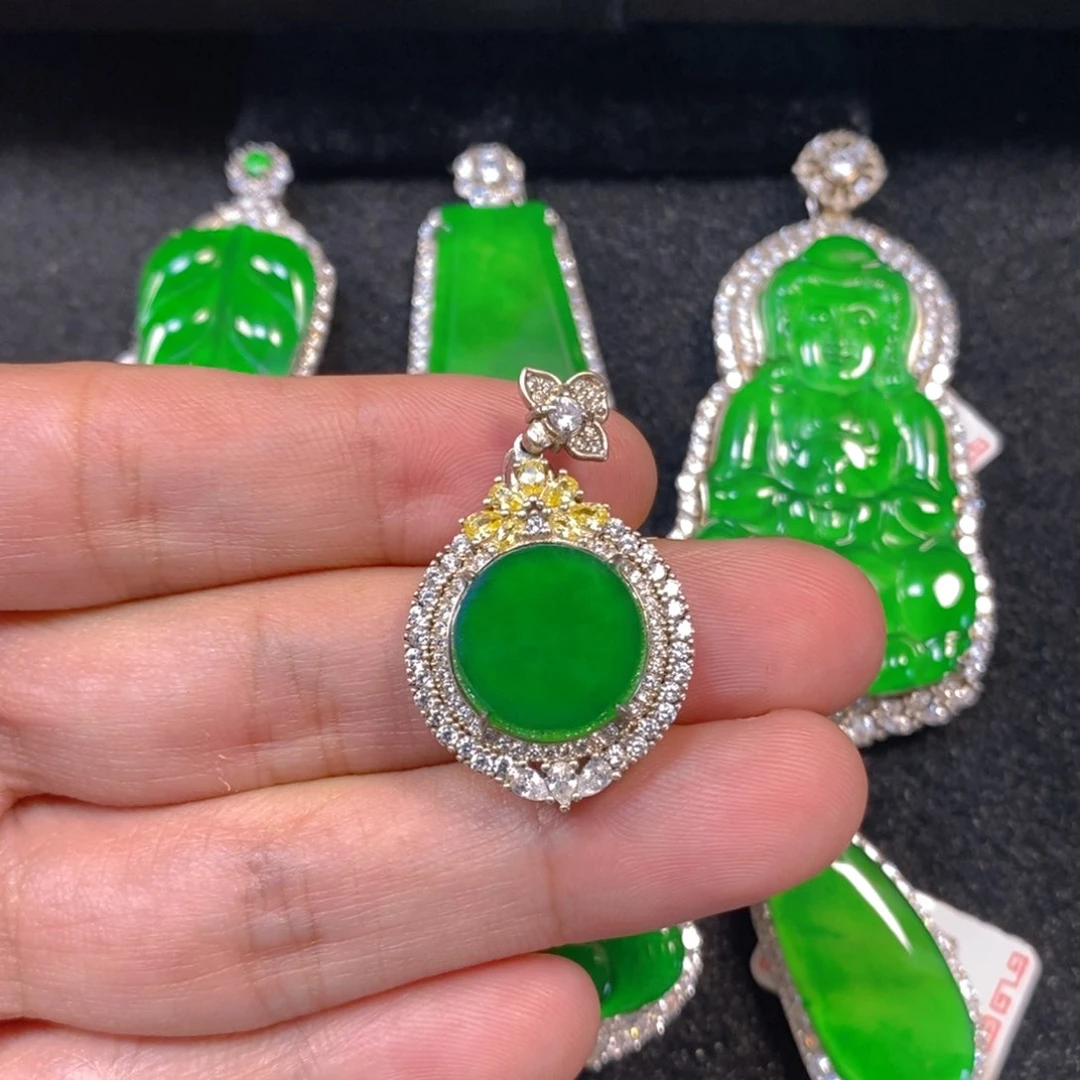 颈饰银S925镶嵌翡翠圆牌吊坠