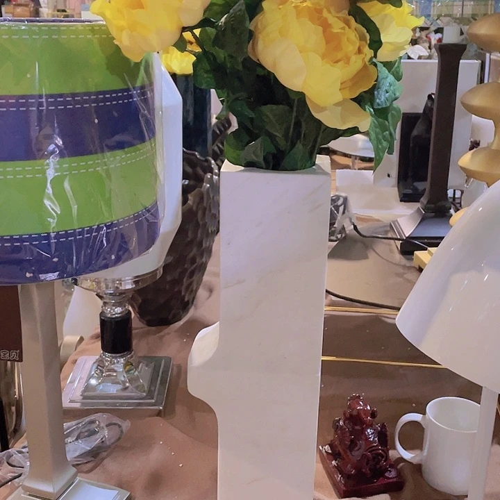 陶瓷花瓶部分（微瑕）