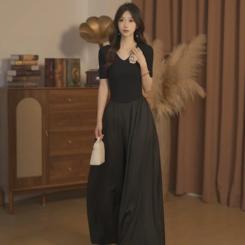 【大金】黑色格调 法式赫本风黑色收腰显瘦高级感连衣裙-HZ899