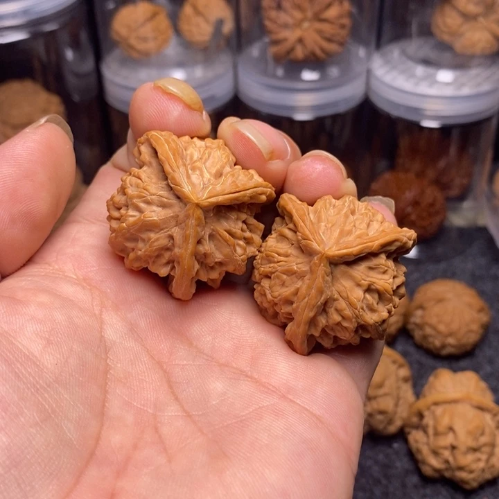 文玩核桃吊坠38盘山三棱