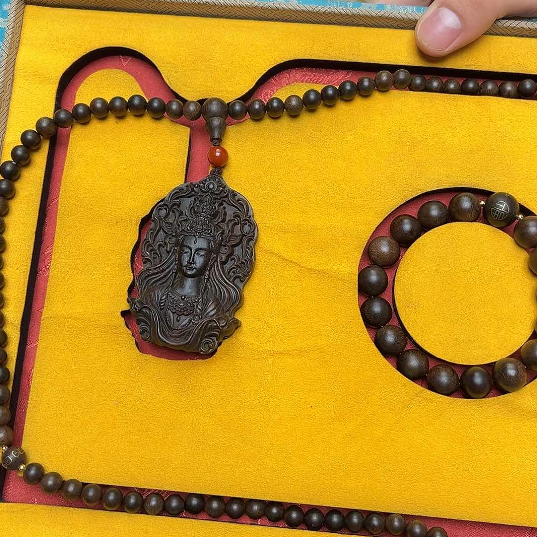 大叶紫檀（黑酸枝木类）