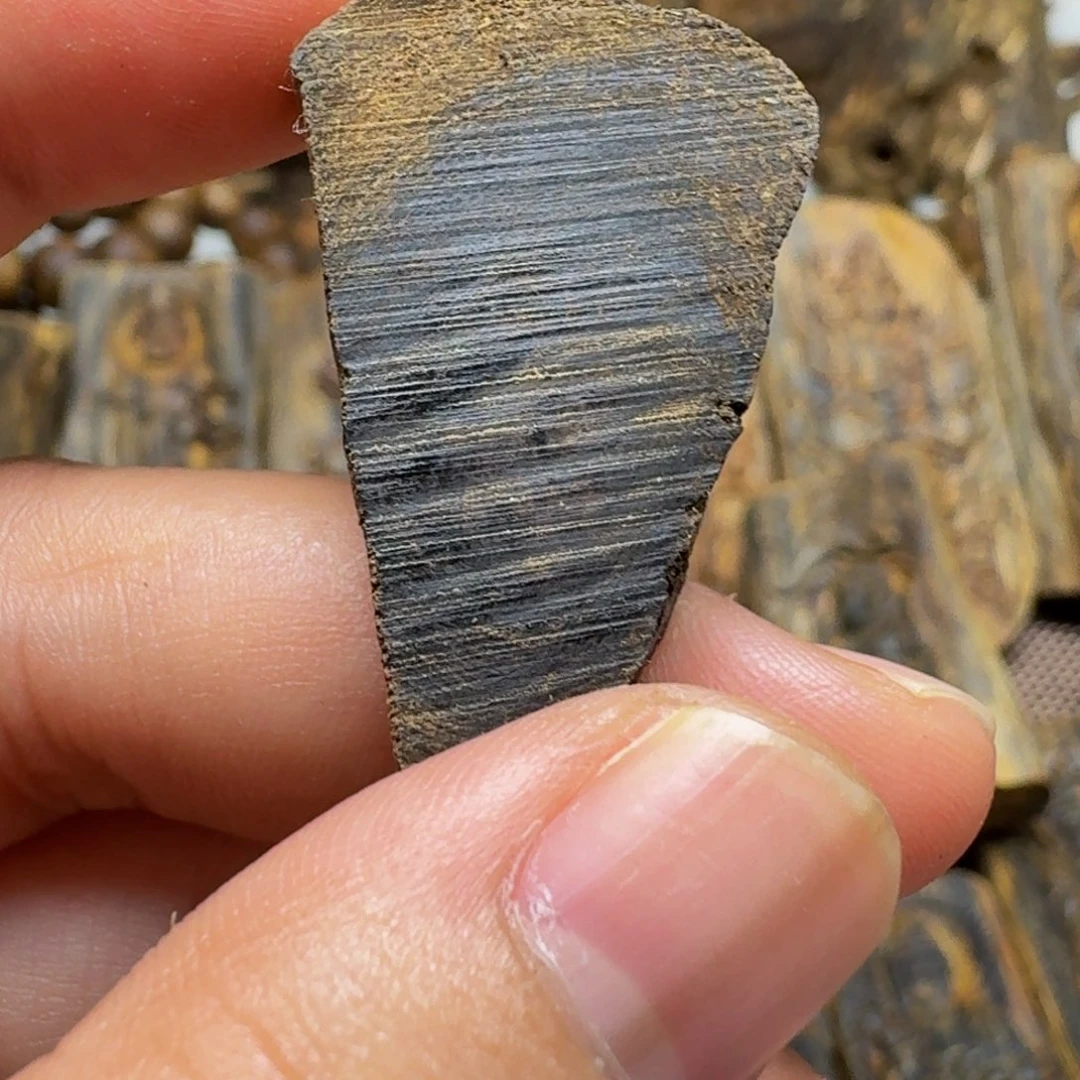 沉香碎屑沉香沉水老料素牌