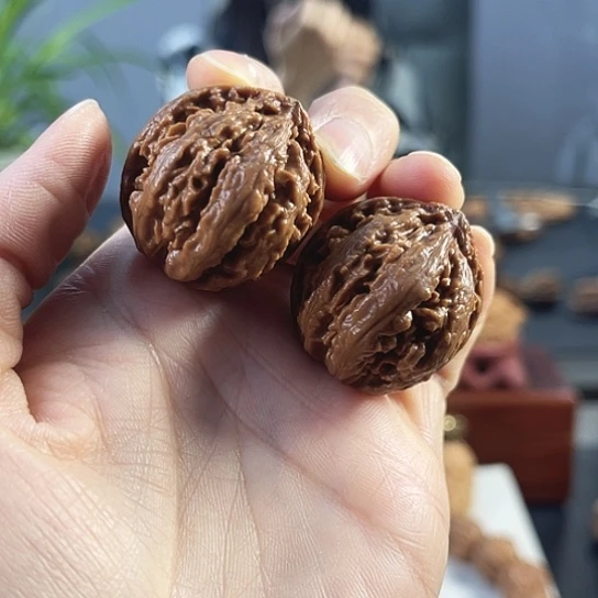 植***趣核桃粗筋八棱文玩核桃