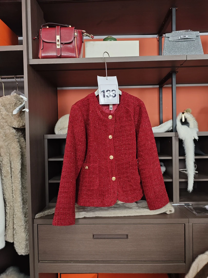 133网红同款格子外套女双排扣短款小香风小众皮衣女上衣新款