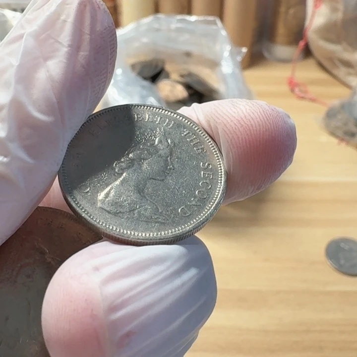 其他普通金属女王1圆，花冠，流通品
