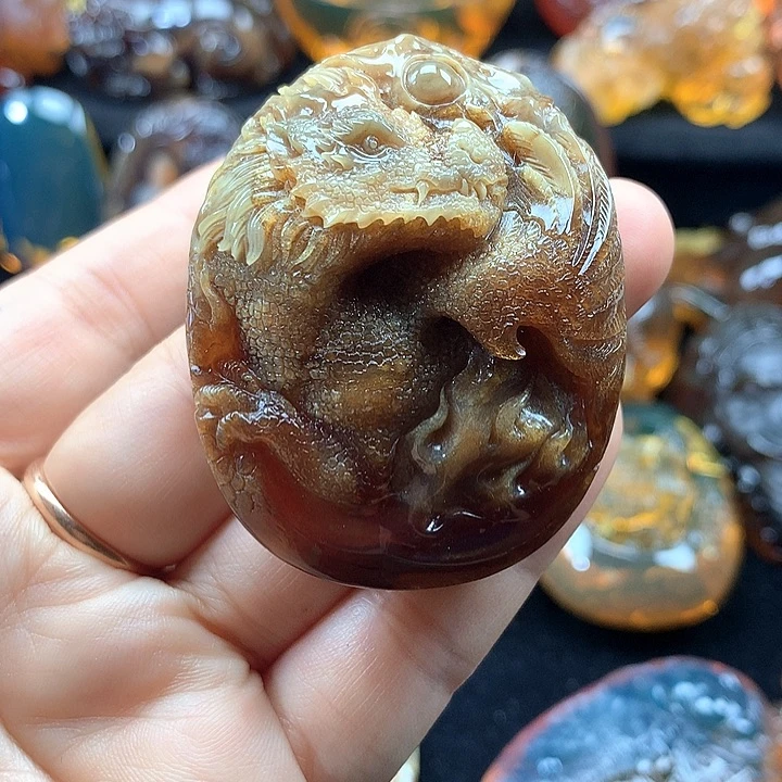 琥珀未镶嵌手串蜡溶洞俏色翼龙吊坠