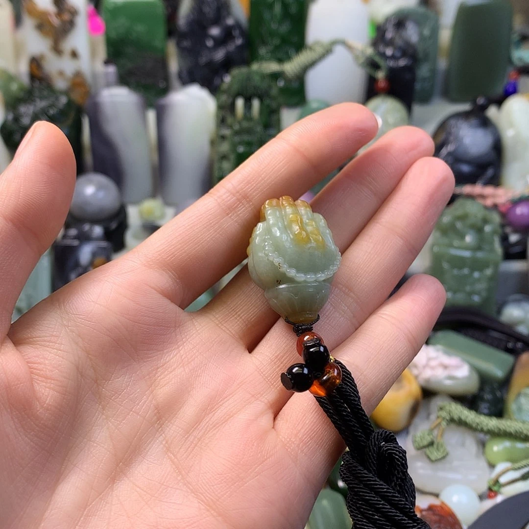 颈饰未镶嵌和田玉