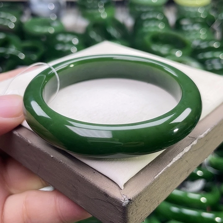 未镶嵌手镯和田玉（碧玉）