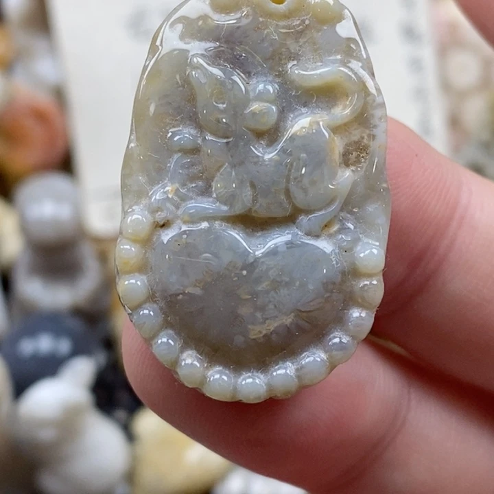 颈饰未镶嵌硅化珊瑚（珊瑚玉）小