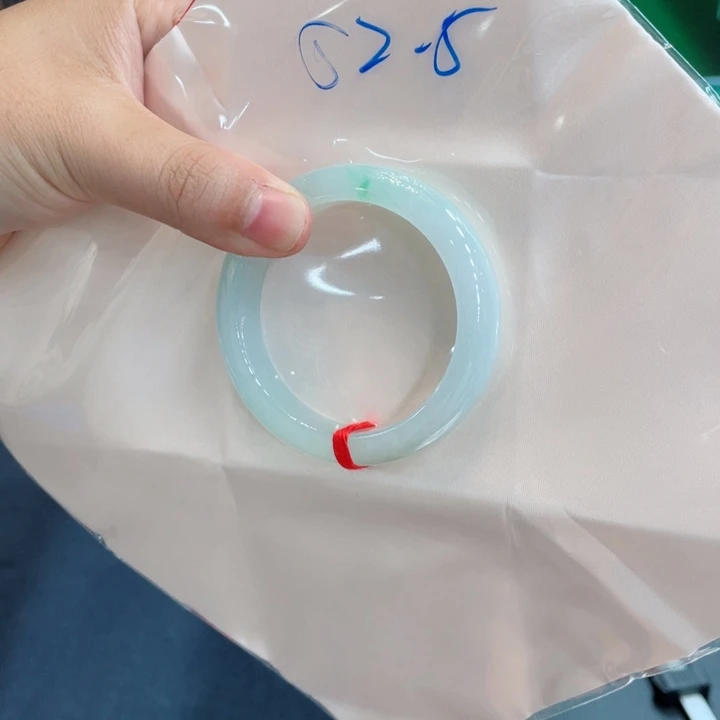翡翠手镯未镶嵌买断
