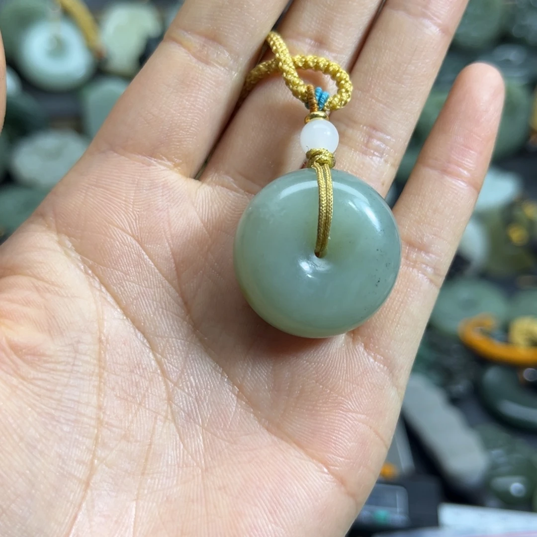 羽****和田玉未镶嵌颈饰